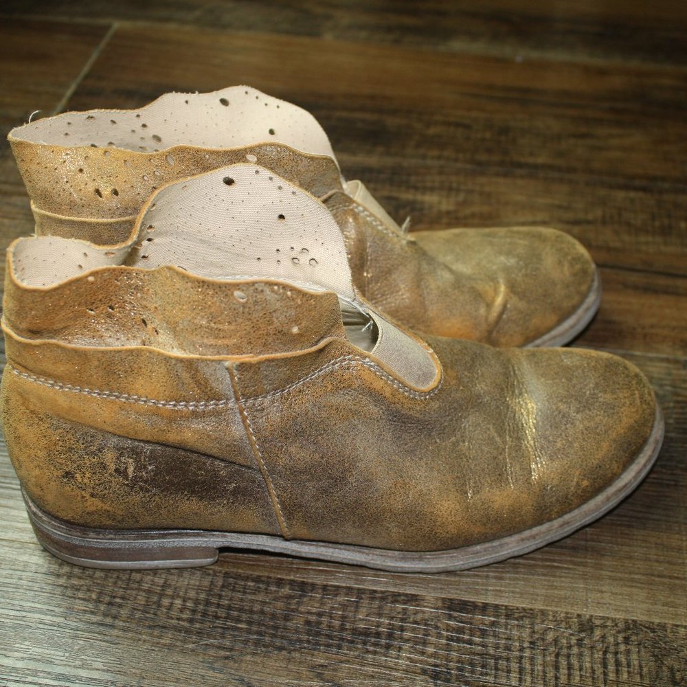 Sundance Stargazer Gold Booties